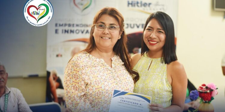 Culminó el taller de zapatos tejidos y arreglos florales en El Guabo