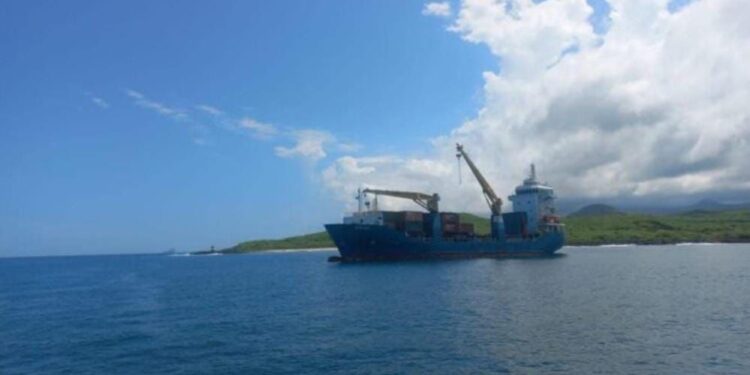 Gobierno declarará emergencia en Galápagos tras avería de embarcación que lleva víveres a las islas