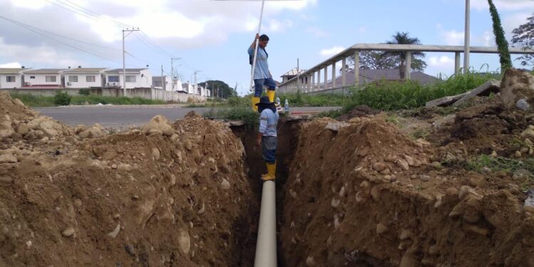 Aguas Machala instaló tubería de 220mm en la Cdla. Las Crucitas