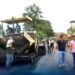 Continúan asfaltando las calles del Barrio 3 de Julio en El Guabo