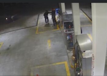Sujetos armados asaltaron gasolinera