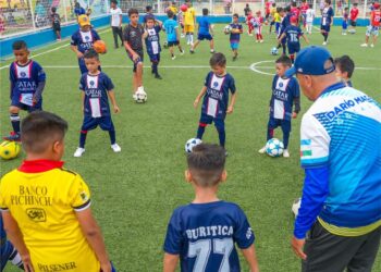 Niños aprovechan los cursos vacacionales municipales