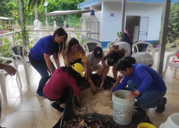 Prefectura capacitó a productores de la Parroquia Piedras