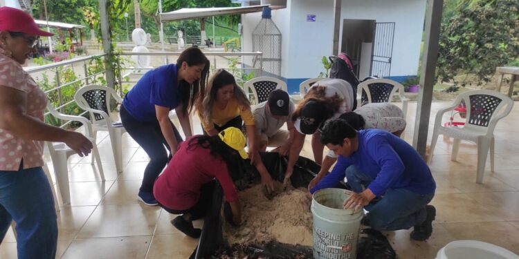 Prefectura capacitó a productores de la Parroquia Piedras