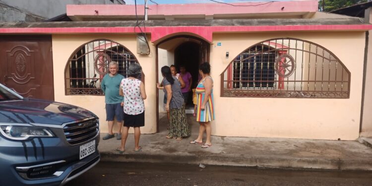 Encontró a su padre suspendido de una cuerda