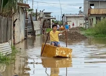 Ciudadela Sauces 2 de la ciudad de Machala quedó bajo el agua