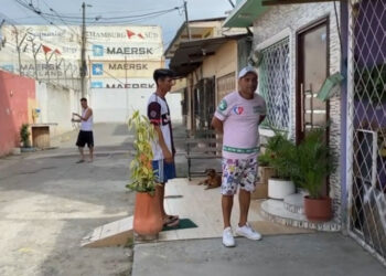 Olores nauseabundos causan malestar a los moradores del barrio Amazonas 2