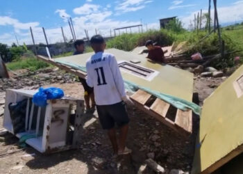 Se cansaron de esperar ayuda de las autoridades, esperan reparar su hogar ubicado en sector Nuevo Amanecer 2