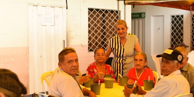 Continúa atendiendo el comedor municipal a adultos mayores