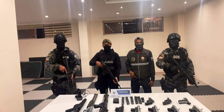 12 detenidos y una gran cantidad de armas decomisadas