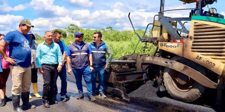 Prefectura rehabilita la vía Jumón – La Cuca
