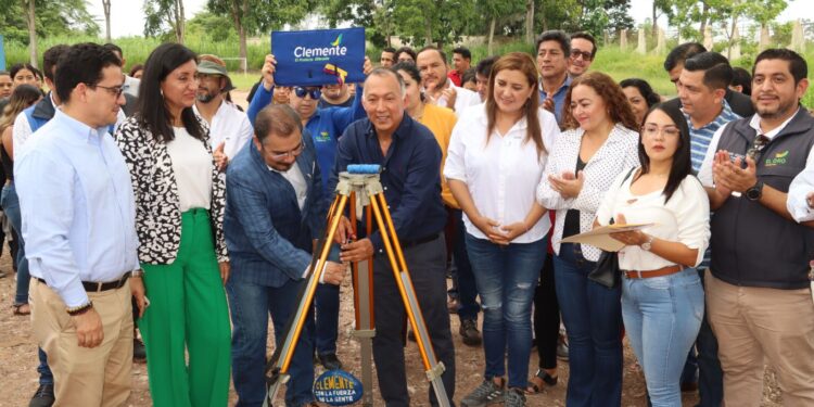 Prefectura construirá segunda cancha con césped en las instalaciones de la UTMACH