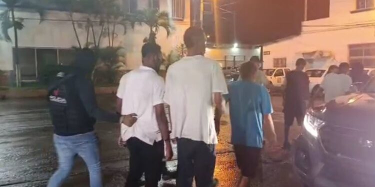 Seis personas fueron detenidas por estar armados en el cementerio de Guayaquil