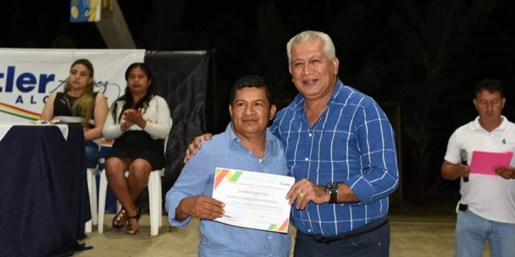 Alcalde de El Guabo participó en la posesión de la nueva directiva del Sitio Riberas del Jubones