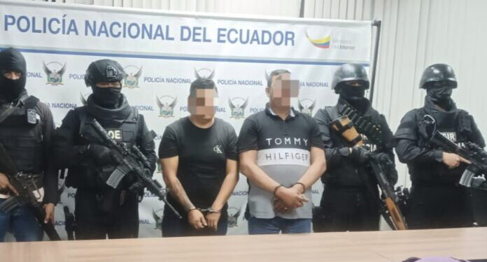 Policías llegaron a un velorio para detener a dos personas