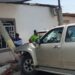 Carro se impactó contra una vivienda en un accidente