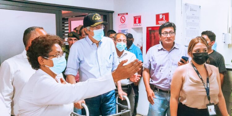 Presidente de la República encuentra operativo a Hospital General Machala tras sismo