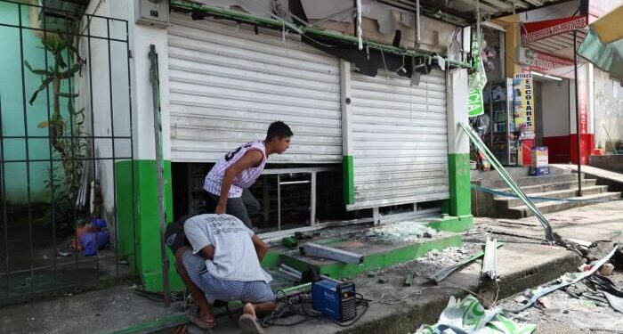 Colocaron explosivos afuera de una farmacia de La Casuarina