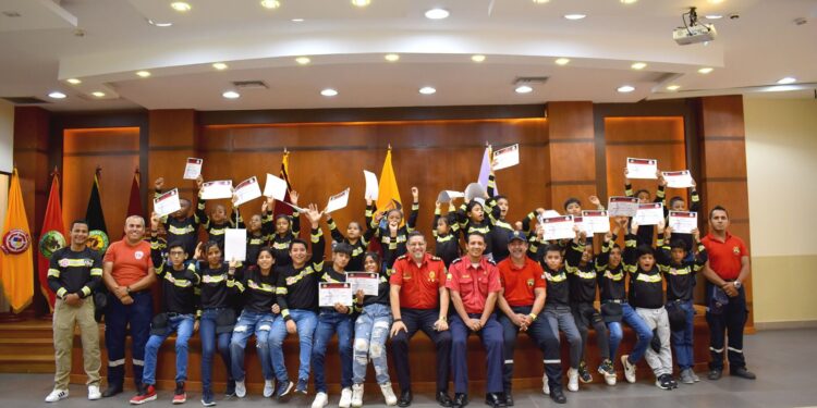 Se desarrolló la clausura de la II promoción del curso vacacional de Bomberitos Kids y Jr