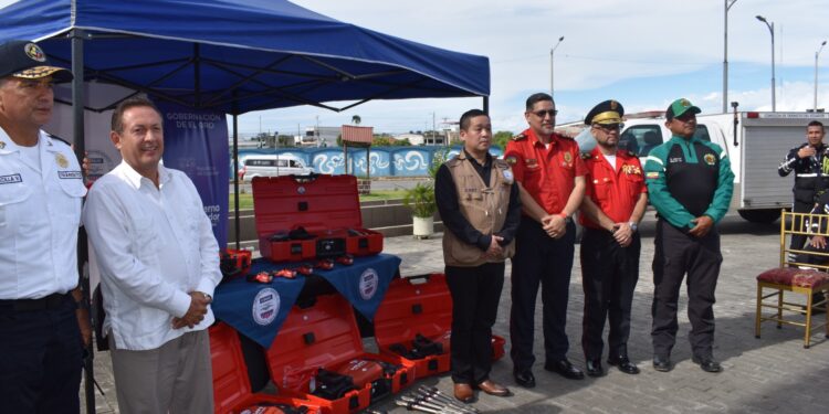 Equipo Usar del Cuerpo de Bomberos recibió donación de herramientas