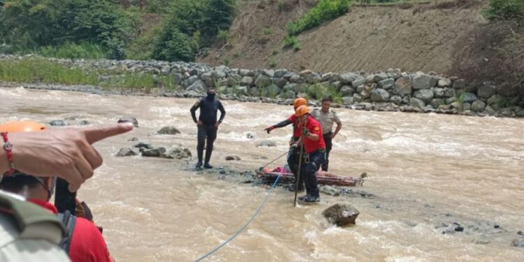 Cadáver de una mujer fue encontrada a la orilla del río