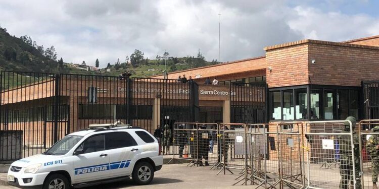 Guías penitenciarios secuestrados en la cárcel de Turi