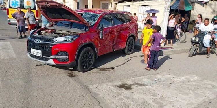 Heridos en accidente entre dos vehículos donde uno terminó volcado
