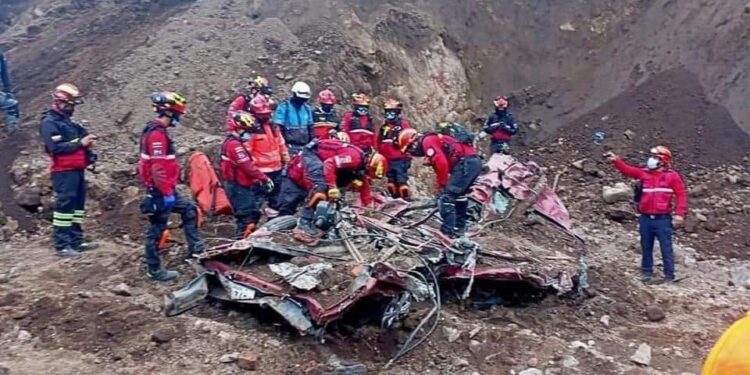 Encuentran otro cadáver en la zona cero de Alausí