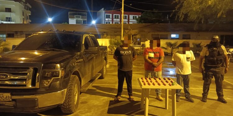 Se transportaban en una camioneta con 20 tacos de dinamita