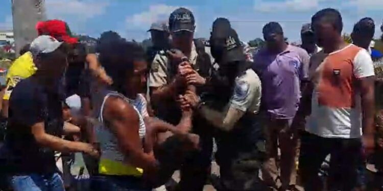 Ataque se dio porque los pescadores prefirieron la seguridad de una banda contraria