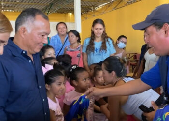  1500 beneficiarios de los cursos vacacionales recibieron uniformes por parte de la Prefectura de El Oro