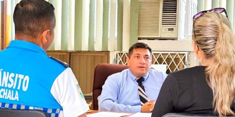 Movilidad coordina estrategias para mejorar el flujo vehicular en zonas escolares