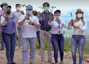 Prefectura de El Oro celebra Día del Árbol con Proyecto de Reforestación