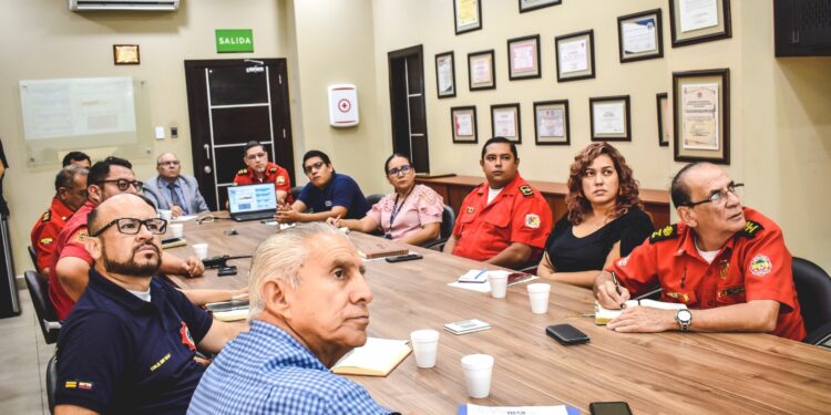 Bomberos de El Oro buscan medidas de prevención ante la posible llegada del Fenómeno del Niño