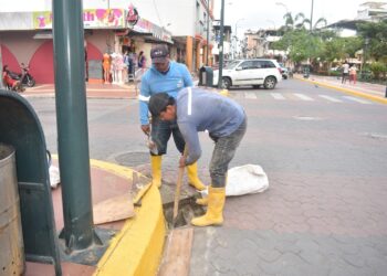 EPAAGUA ejecuta limpieza preventiva de sumideros para evitar inundaciones