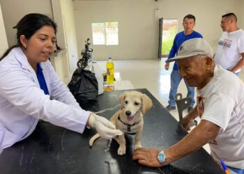 Brigada de Protección y Bienestar Animal visito la Cdla. Rayito de Luz
