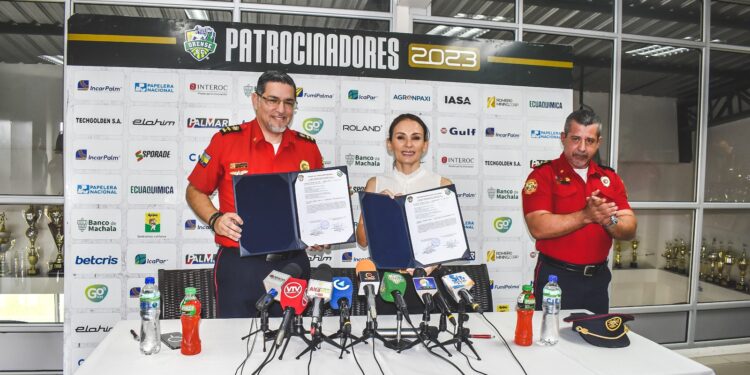Cuerpo de Bomberos Machala realiza convenio con Orense Sporting Club