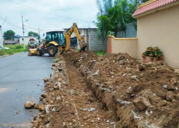 Reparaciones de fuga en medidores de agua potable en El Guabo