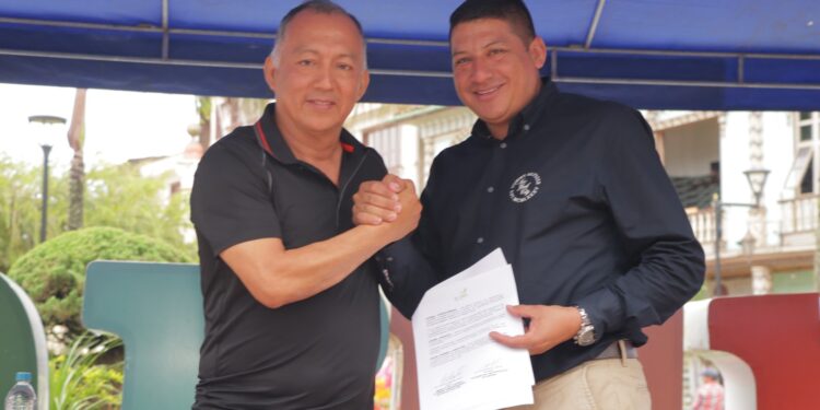 Firman convenio para atender vía estatal El Pache-Portovelo