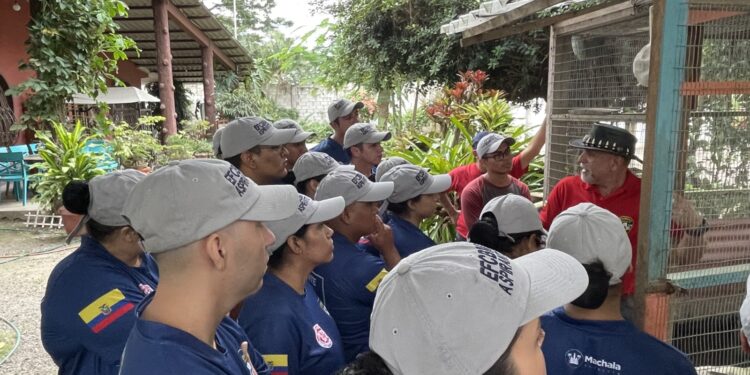 Aspirantes a Bomberos voluntarios visitaron El Bosque Encantado