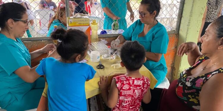 Brigada de atención médica visito la Cdla. Primavera Este