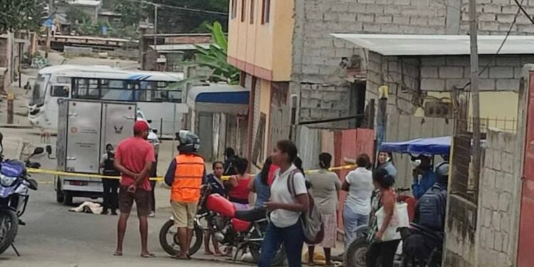 Ciudadano que era perseguido por delincuentes murió desnucado