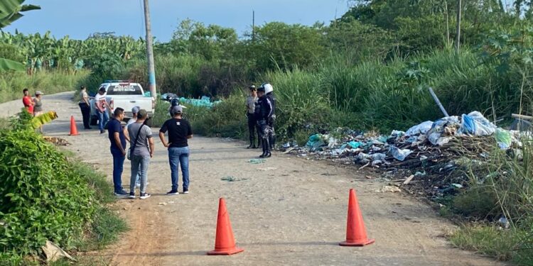 Cadáver con impactos de bala fue encontrado en el ingreso al sector Ceibales
