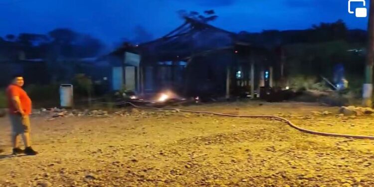 Incendio consumió albergue municipal en Taisha