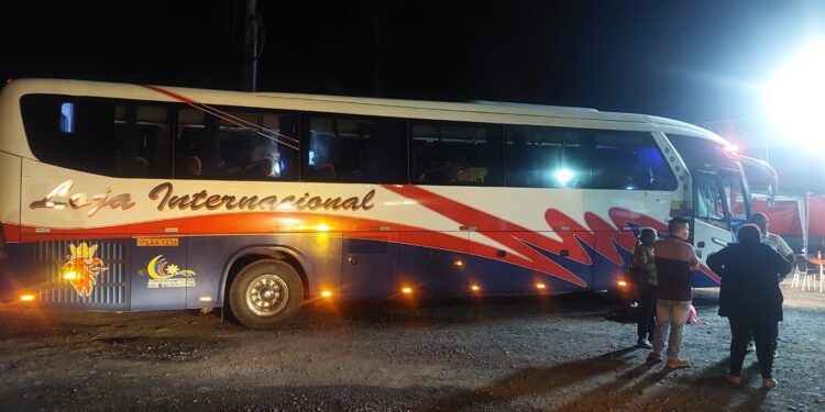 Un bus de la cooperativa Loja fue asaltado