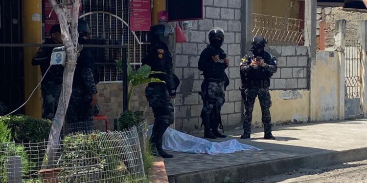 Un muerto y dos heridos heridos dejó un atentado en el sur de Machala