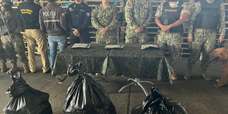 Bajo la modalidad de gancho ciego un buque fue contaminado con sustancias ilícitas en altamar