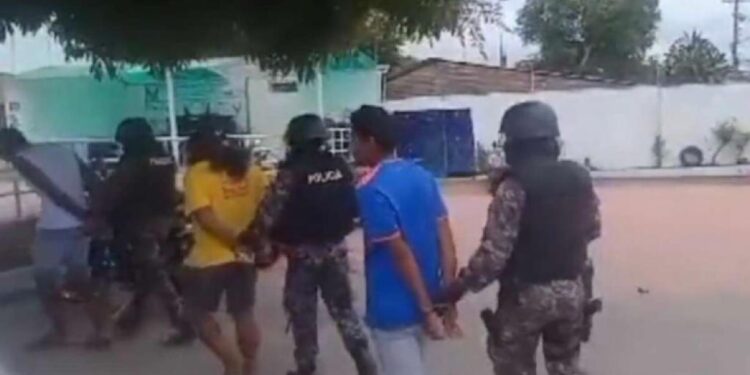 Capturan a tres sujetos miembros de banda delictiva