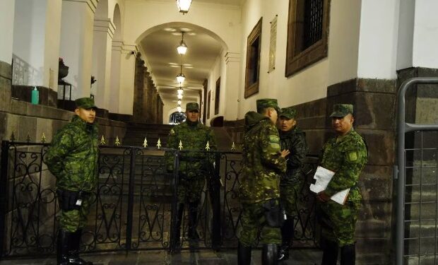 Un Granadero de Tarqui se disparó en la cabeza en el Palacio de Carondelet