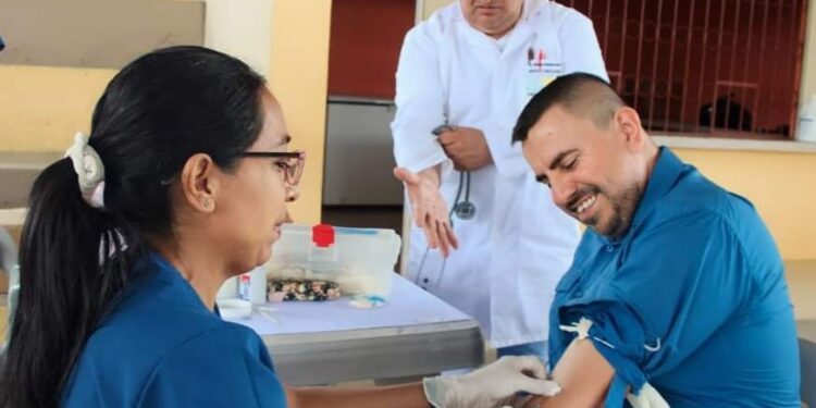 Brigada de atención médica visito la parroquia Piedras